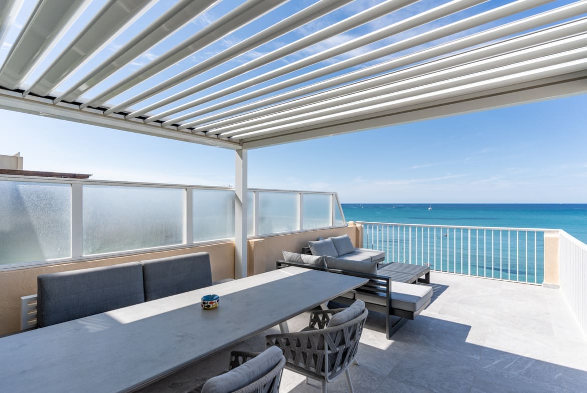 Tekst 3 Spectacular First-Line Luxury Four-Bedroom Penthouse with Sea Views and Spacious Terrace - Homes In Mallorca
