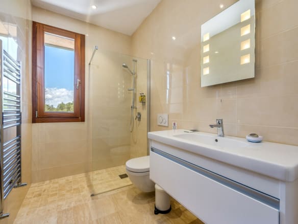 Stunning House with Pool and Expansive Garden – Available for Short or Long-Term Rental - Homes in Mallorca