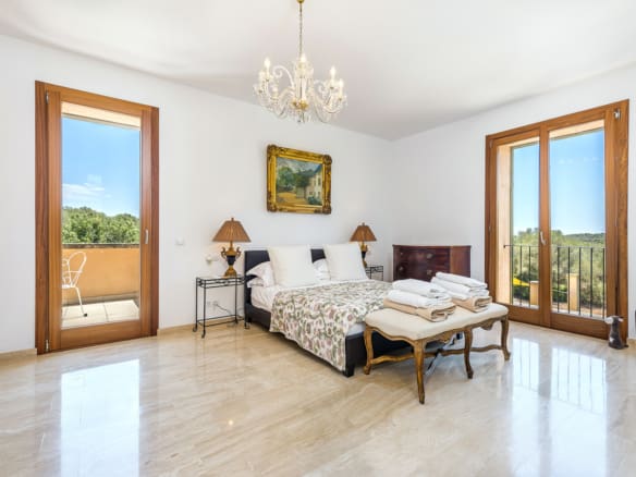 Stunning House with Pool and Expansive Garden – Available for Short or Long-Term Rental - Homes in Mallorca