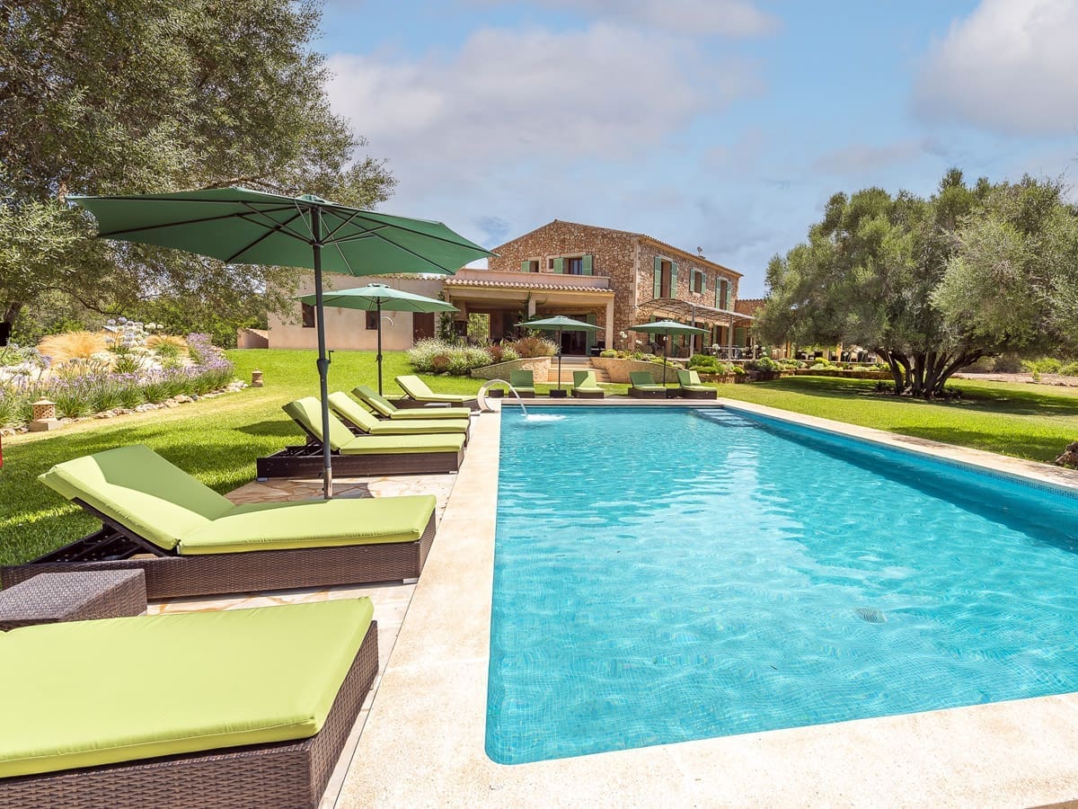 Stunning House with Pool and Expansive Garden – Available for Short or Long-Term Rental - Homes in Mallorca
