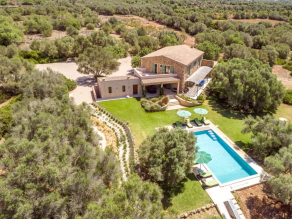 Stunning House with Pool and Expansive Garden – Available for Short or Long-Term Rental - Homes in Mallorca