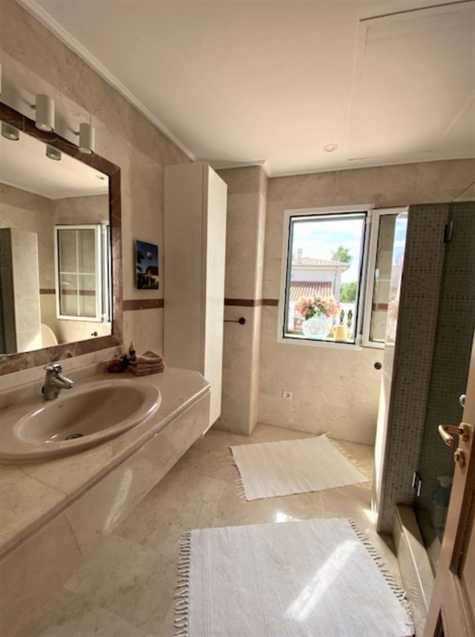 1750159925-d91af0e0-7a07-4fd9-b794-c43650a80ed8