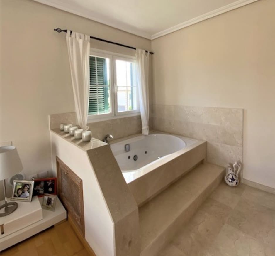 1750159929-e997ccc3-f96e-47d9-aaaf-50d9901ee272