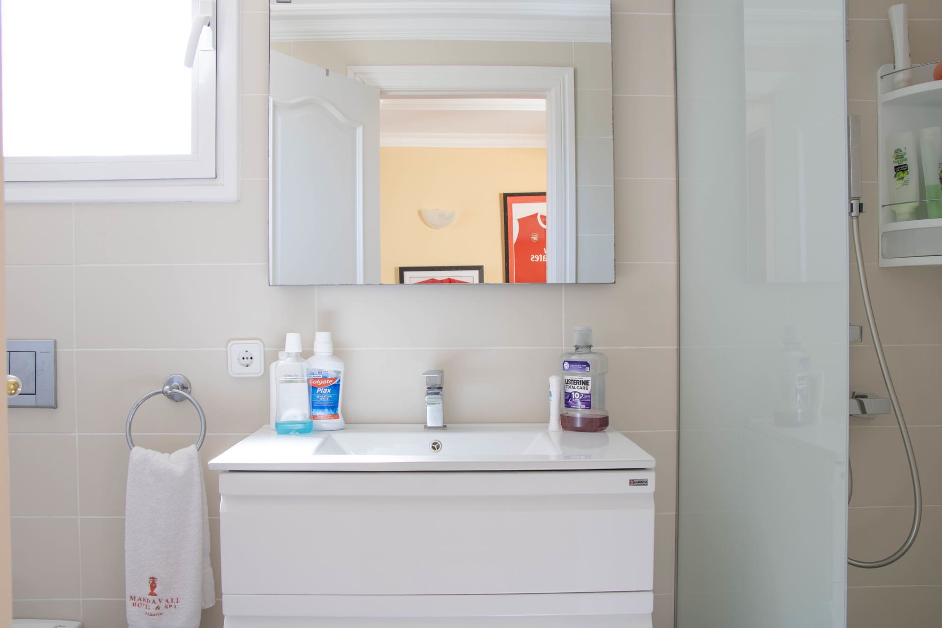 1750159999-9787cf04-6ace-49cc-af76-a78e33527a3b