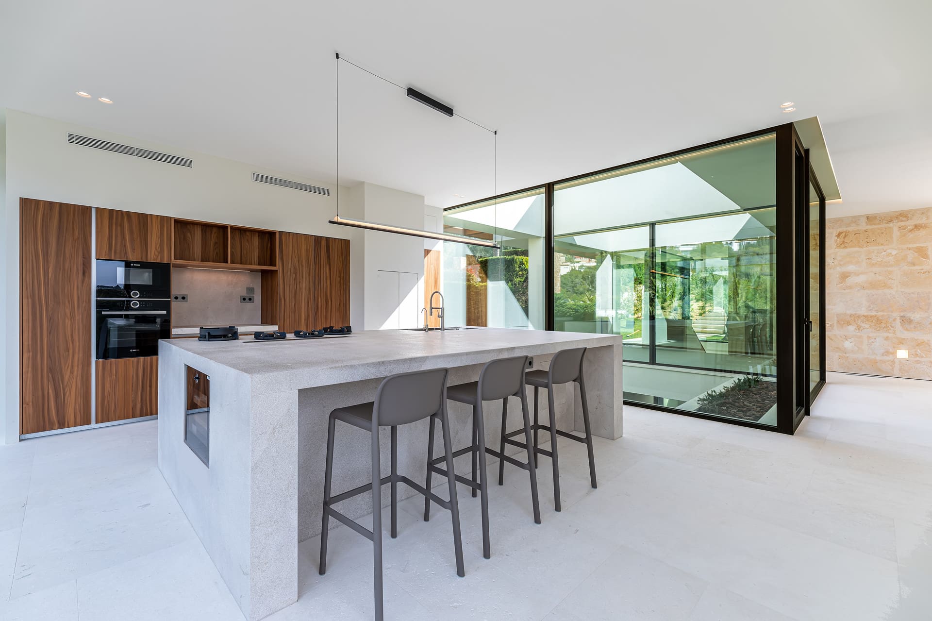 1750352502-b34671bc-73ea-4624-b48b-67a2b7f0ecae