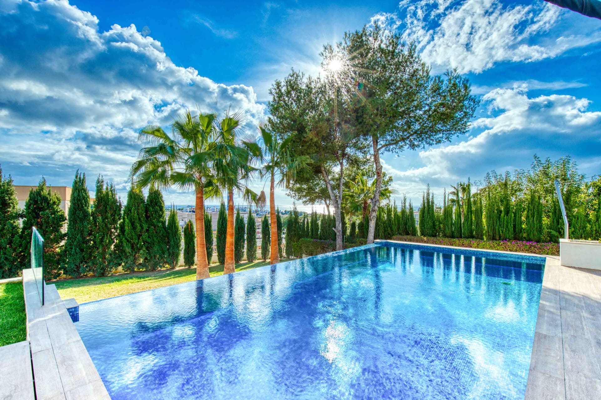 1750352603-630a6251-87e6-4384-8d65-6358c5554076