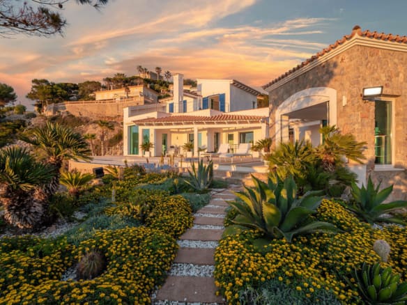 AZURE VILLA IN PORT D'ANDRATX | Homes In Mallorca