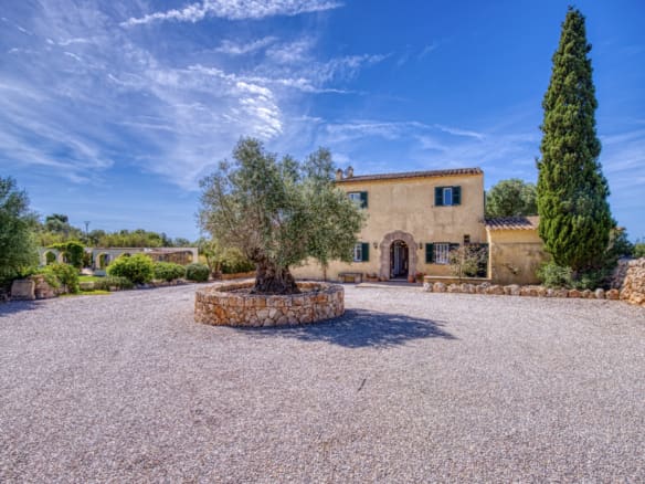RUSTIC VILLA IN LLUCMAJOR | Homes In Mallorca