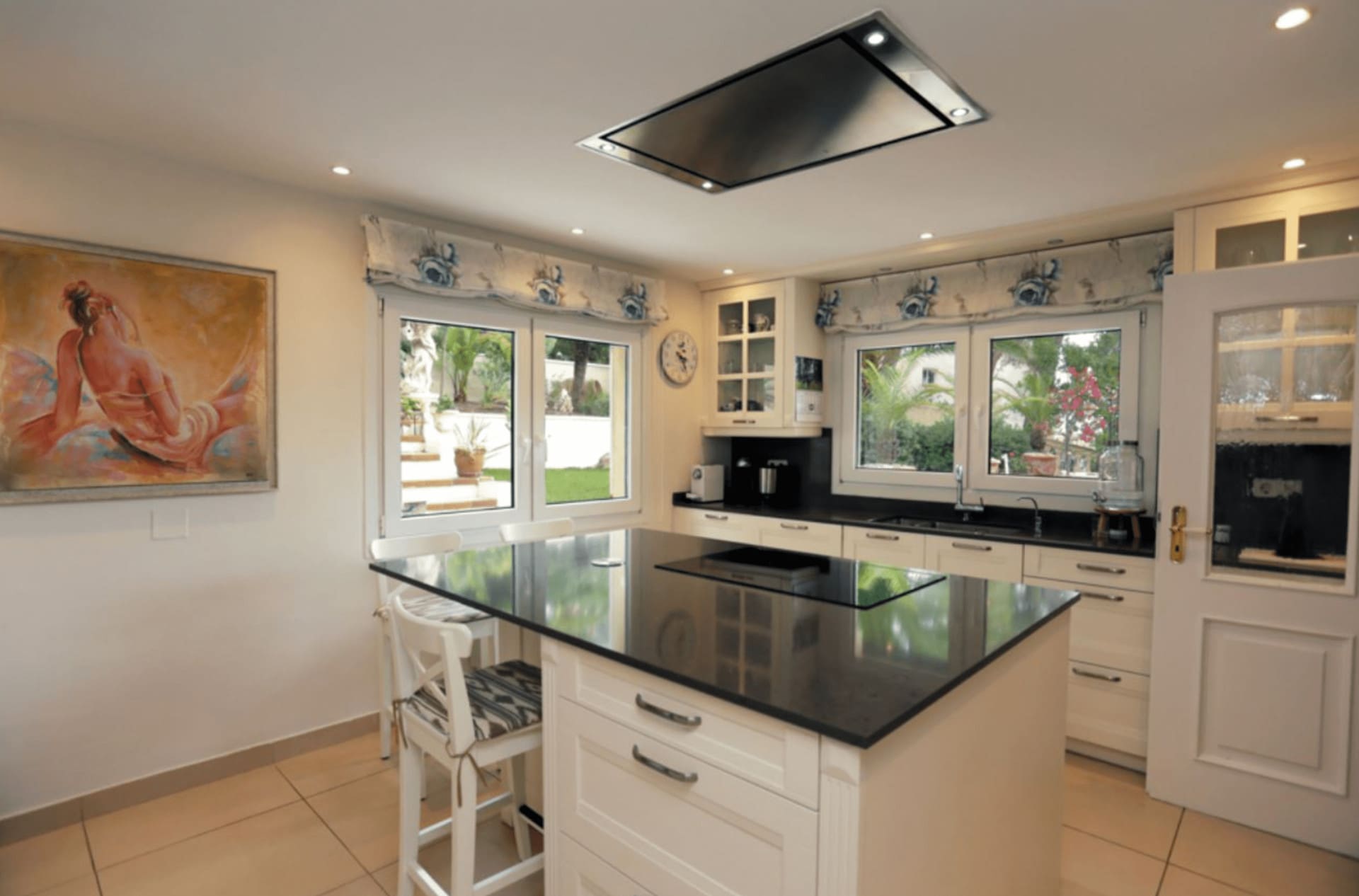 1750352826-71925c27-da4b-4813-a959-d255932cd90e