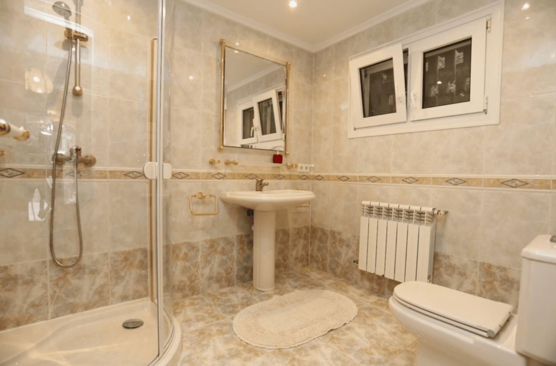 1750352833-cc5c1a61-3edb-4142-8415-255336cff996