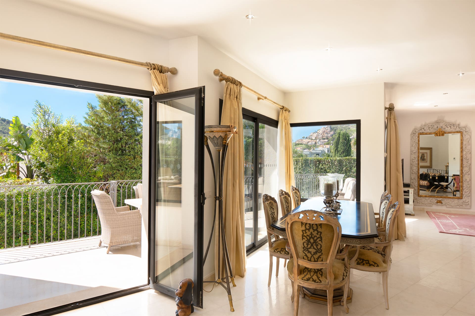 1750352952-195e324b-6474-4b4b-a17b-398f59c38102