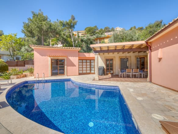 VILLA IN PUERTO POLLENÇA WITH TOURIST LICENSE | Homes In Mallorca