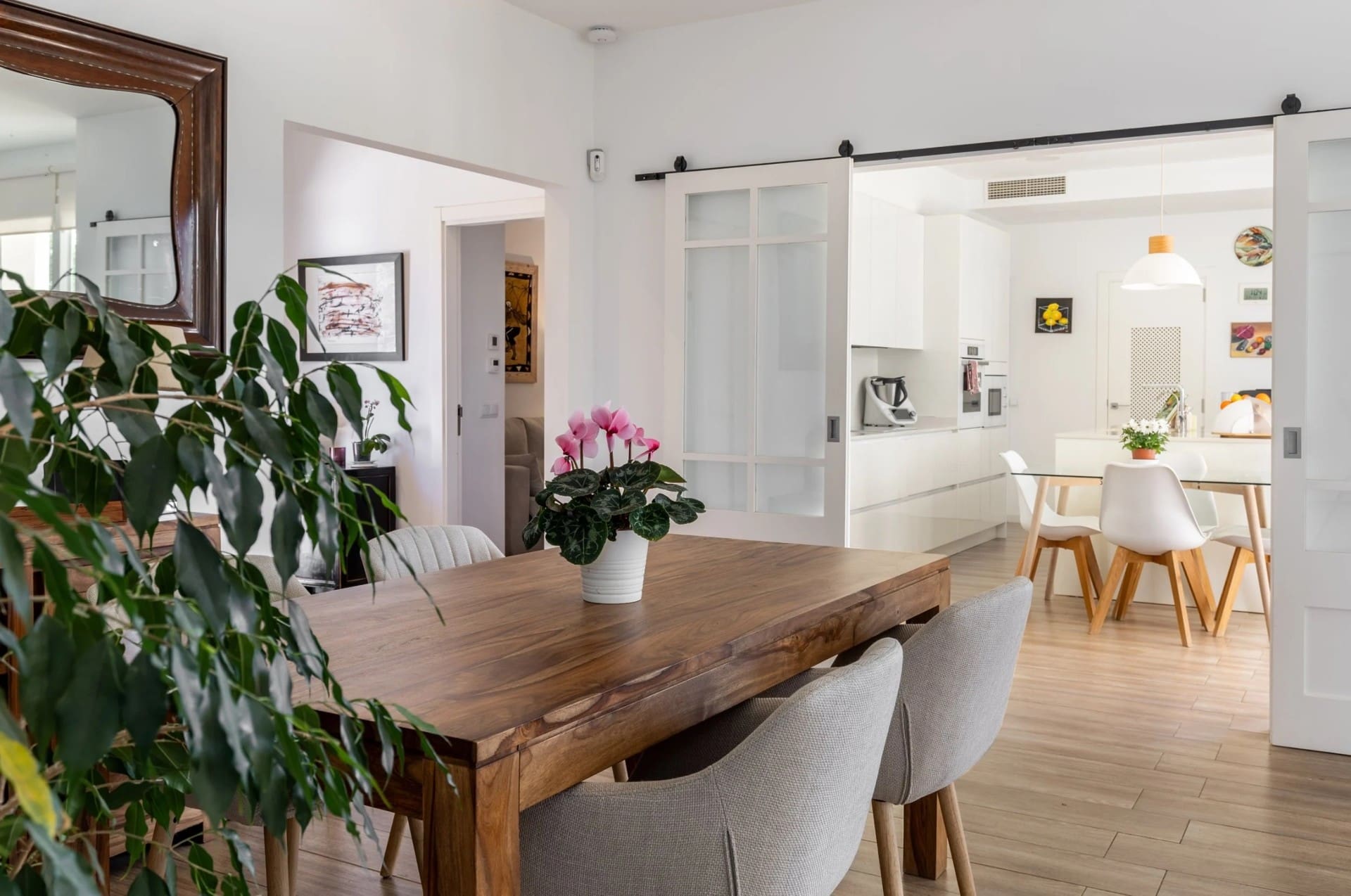 1750353064-5beb90d7-ea05-4336-b8fd-a83ca8fe9ed7